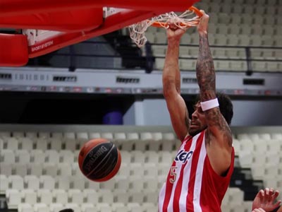 «Πρέπει σε όλα τα ματς να παίζουμε στο 100%»