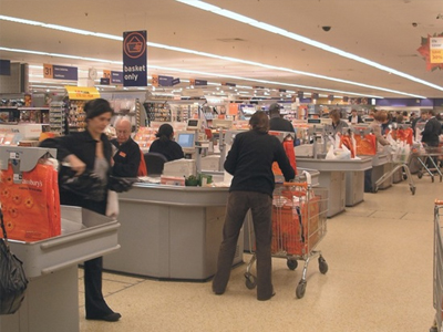 Η κρίση αλλάζει τις συνήθειες των καταναλωτών