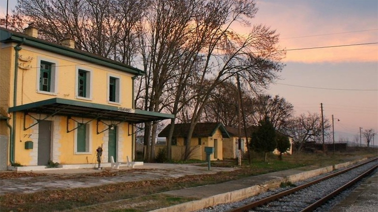 Πάτρα: Φίδι προκάλεσε πανικό στο αμαξοστάσιο του ΟΣE