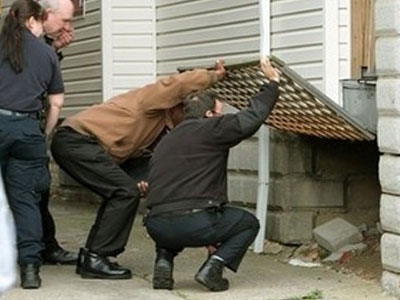 Μακάβριο θέαμα στο σπίτι 50χρονου βιαστή