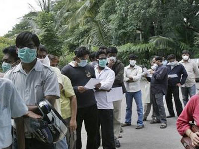 Κοσμοσυρροή στα κέντρα εμβολιασμού στον Καναδά