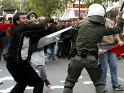 Επεισόδια σε πορεία φοιτητών προς τη Βουλή