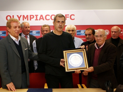 Βετεράνοι Ολυμπιακού: «Μας κάνατε υπερήφανους»
