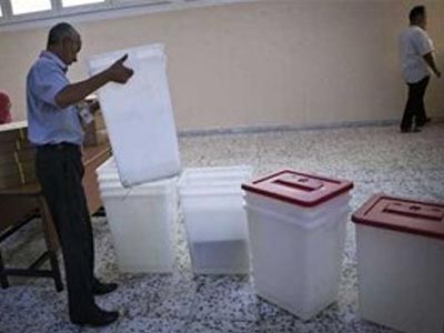 Λιβύη: Διαδηλωτής πήγε να κλέψει κάλπη και τραυματίστηκε θανάσιμα Λιβύη: Διαδηλωτής πήγε να κλέψει κάλπη και τραυματίστηκε θανάσιμα