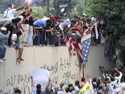 Συνέλαβαν 50 υπόπτους για την επίθεση στην πρεσβεία των ΗΠΑ