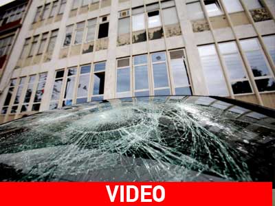 Γυαλιά-καρφιά τα γραφεία της Espresso