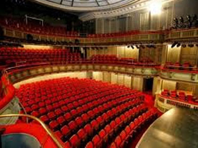 Ακρόαση στο Εθνικό Θέατρο