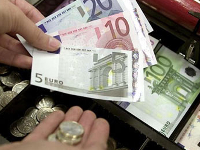 «Πνίγεται» η αγορά