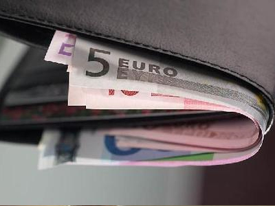 «Φρένο» στις χορηγήσεις δανείων