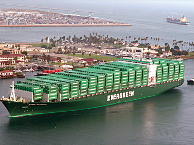 Όλο το service της Evergreen στον Πειραιά