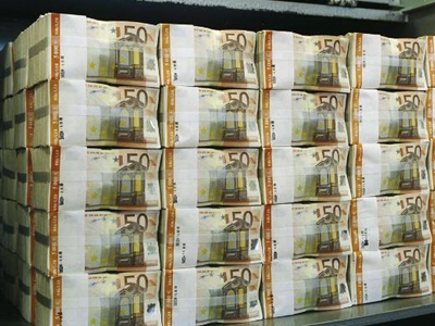 «Βλέπουν» αναδιάρθρωση του χρέους για την Ελλάδα