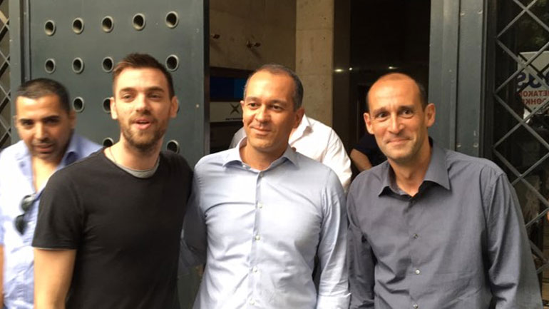 Μάντζαρης και Αγγελόπουλοι έδωσαν τα χέρια για νέο τριετές συμβόλαιο