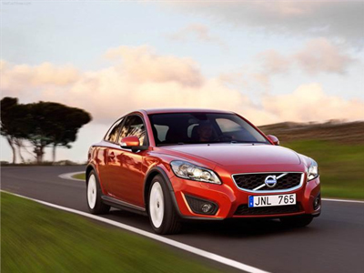 Πιο δυνατούς κινητήρες ετοιμάζει η Volvo