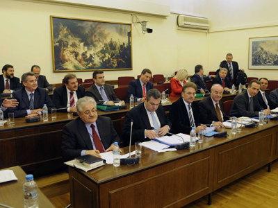 Να τους πληρώσει ο Σιούφας