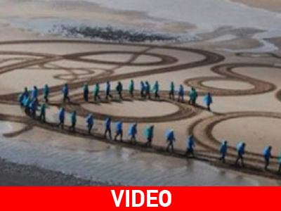 Ζωγραφική στην άμμο! Ζωγραφική στην άμμο!