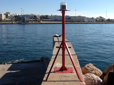 Απάντηση του ΟΛΠ για τον φάρο στην «μπούκα» του λιμανιού