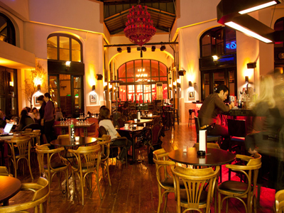 Οι «Femina» στη Στοά