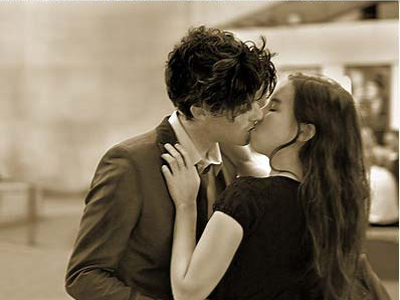 Το πρώτο φιλί…