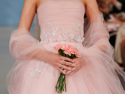 Δίνει 10.000 δολάρια για να της βρουν γαμπρό!