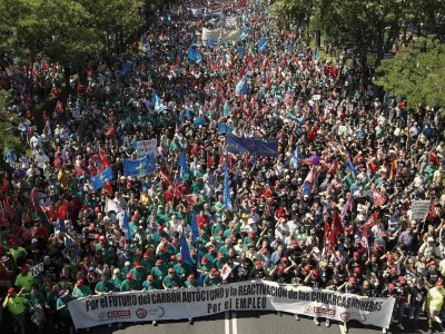 Στους δρόμους για ακόμη μία ημέρα οι Ισπανοί