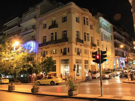 Μόνος στο… Κολωνάκι