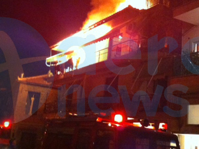 Φωτιά σε διώροφο σπίτι στο Αγρίνιο