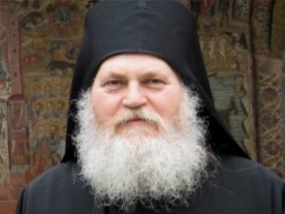 Θερμοί εναγκαλισμοί στο Άγιον Όρος… Θερμοί εναγκαλισμοί στο Άγιον Όρος…