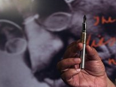 Διαμάχη για την πένα “Mahatma Gandhi”