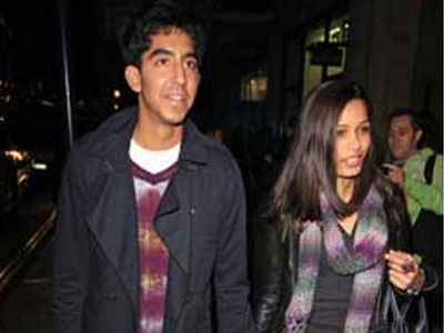 “Χείρα βοηθείας” από την Freida Pinto…