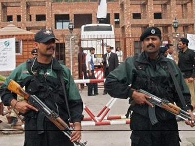 Πακιστάν: Επίθεση εξτρεμιστών σε βρετανική ΜΚΟ