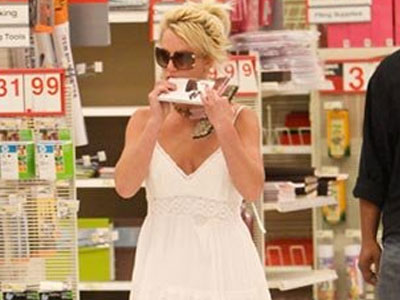 H Britney ακούει Jackson