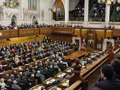 Τρέχουν να προλάβουν στον Καναδά… μετά τον πανικό