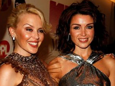 Αχώριστες και… στην εκκλησία oι αδελφές Minogue