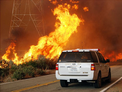Μαίνεται η πυρκαγιά στην Καλιφόρνια – εκκενώθηκε πόλη