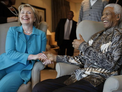 Συνεχίζεται η περιοδεία της Hilary Clinton στη Νότια Αφρική