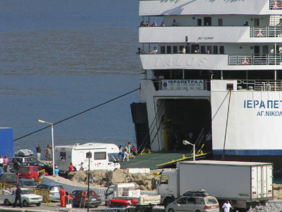 Ανησυχητική η μείωση των εσόδων από τον τουρισμό