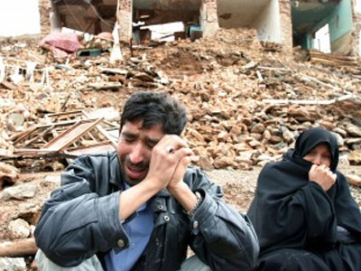 Σχεδόν 700 οι τραυματίες από σεισμό στο Ιράν