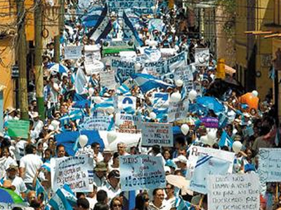 Νέες ηχηρές διαδηλώσεις των οπαδών του Ζelaya στην Ονδούρα