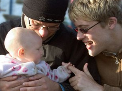 Ουρουγουάη: Εγκρίθηκε νομοσχέδιο για την υιοθεσία παιδιών από ομοφυλόφιλα ζευγάρια