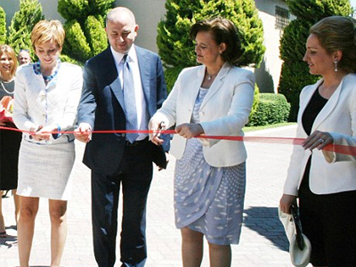 Υψηλό το κασέ της Cherie Blair