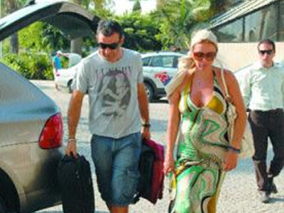 Μετακομίζουν…