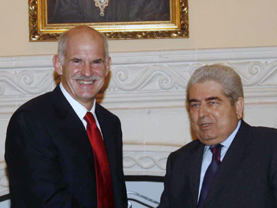 Κύπρος: Αντιφώνηση Γιώργου Παπανδρέου στο επίσημο δείπνο