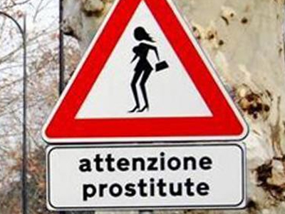 «Προσοχή»… ιερόδουλες