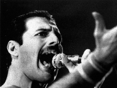 Ποιος ηθοποιός θα υποδυθεί τον Freddie Mercury;