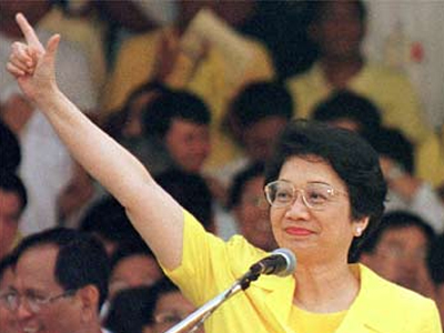 Απεβίωσε η πρώην πρόεδρος των Φιλιππίνων Corazon Aquino