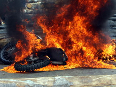 Εμπρησμός δύο μοτοσυκλετών στο Βόλο