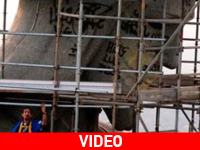 Βεβήλωσαν το άγαλμα του Χριστού στο Ρίο