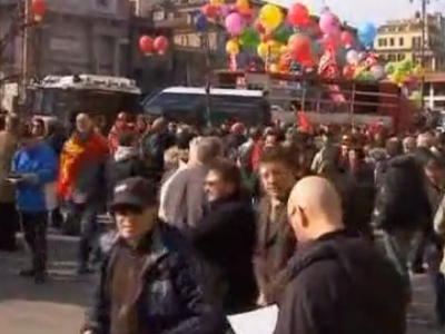 Διαδήλωση κατά του Berlusconi στην Ιταλία