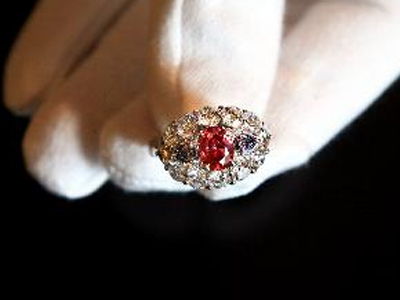 Ποσό-ρεκόρ για σπάνιο διαμάντι