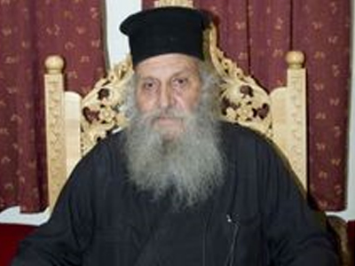 Άφησε το όπλο και έπιασε το θυμιατό